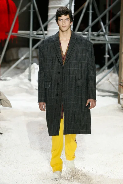 Look 4